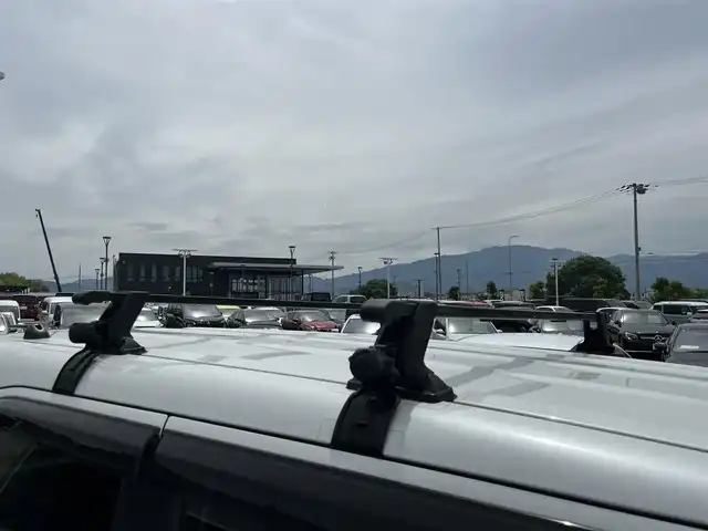 スズキ クロスビー HYBRID MZ 奈良県 2020(令2)年 3.2万km キャラバンアイボリーパールメタリック/ホワイト 2トーンルーフ 純正ナビ(フルセグTV/CD/DVD/AM・FM/BT)/アラウンドビューモニター/ETC/前後ドラレコ/クルーズコントロール/スズキセーフティサポート/アイドリングストップ/パドルシフト/ルーフキャリア/LEDヘッドライト/純正16インチアルミホイール/純正フロアマット