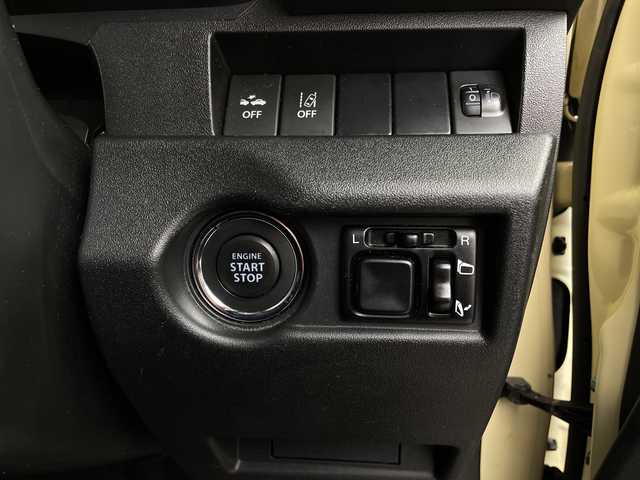 スズキ ジムニー XL 新潟県 2018(平30)年 6.2万km シフォンアイボリーM 4WD/社外メモリナビ/フルセグ/CN-RA06D/　CD/DVD/SD/Bluetooth/スマートキー×２/電動格納式ミラー/ETC/衝突被害軽減ブレーキ/レーンキープアシスト/オートライト/フォグランプ/プッシュスタート/SW付きスタッドレスタイヤ/　（積み込み５mm）/新車時保証書/取扱説明書/ナビ取説