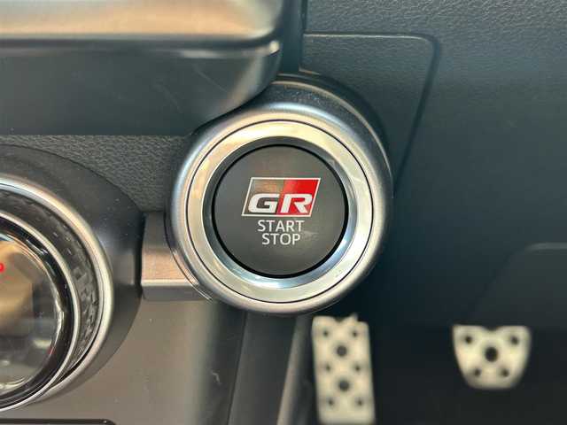 トヨタ ＧＲ８６ RZ 新潟県 2023(令5)年 2.3万km クリスタルブラックシリカ ワンオーナー/クルーズコントロール/ETC2.0/プッシュスタート/USB/シートヒーター/6速MT/Bluetooth/メモリナビ/オートウィンドー/オートライト