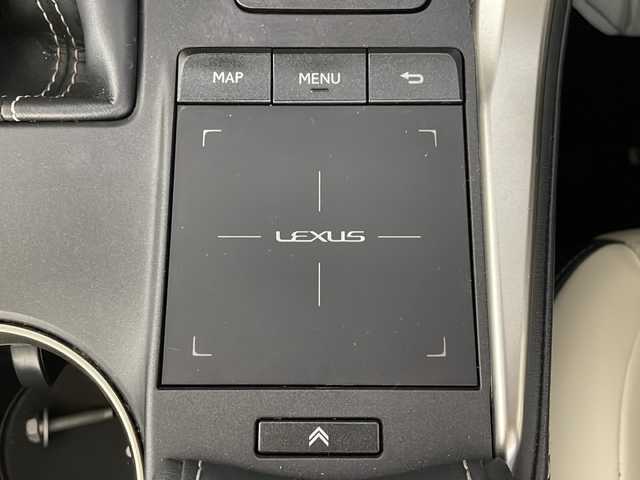 レクサス ＮＸ 300 バージョンL 福岡県 2019(令1)年 4.9万km ソニッククォーツ サンルーフ/純正ナビ/Bluetooth/フルセグTV/CD/DVD/衝突被害軽減ブレーキ/レーンアシスト/コーナーセンサー/レーダークルーズコントロール/パドルシフト/D/Nシートヒーター/D/Nエアシート/パワーシート/電動リアゲート/ETC２．０/オートマチックハイビーム/LEDオートライト/純正18インチAW