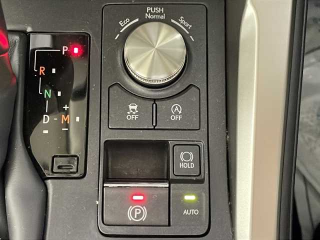 レクサス ＮＸ 300 バージョンL 福岡県 2019(令1)年 4.9万km ソニッククォーツ サンルーフ/純正ナビ/Bluetooth/フルセグTV/CD/DVD/衝突被害軽減ブレーキ/レーンアシスト/コーナーセンサー/レーダークルーズコントロール/パドルシフト/D/Nシートヒーター/D/Nエアシート/パワーシート/電動リアゲート/ETC２．０/オートマチックハイビーム/LEDオートライト/純正18インチAW
