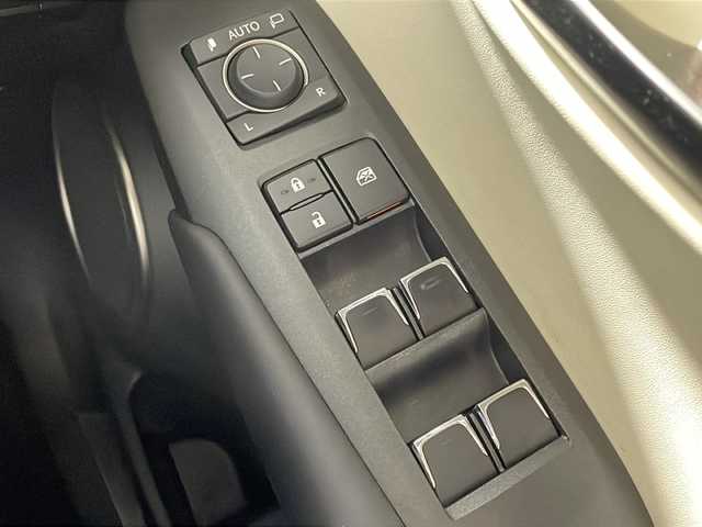 レクサス ＮＸ 300 バージョンL 福岡県 2019(令1)年 4.9万km ソニッククォーツ サンルーフ/純正ナビ/Bluetooth/フルセグTV/CD/DVD/衝突被害軽減ブレーキ/レーンアシスト/コーナーセンサー/レーダークルーズコントロール/パドルシフト/D/Nシートヒーター/D/Nエアシート/パワーシート/電動リアゲート/ETC２．０/オートマチックハイビーム/LEDオートライト/純正18インチAW