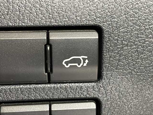 レクサス ＮＸ 300 バージョンL 福岡県 2019(令1)年 4.9万km ソニッククォーツ サンルーフ/純正ナビ/Bluetooth/フルセグTV/CD/DVD/衝突被害軽減ブレーキ/レーンアシスト/コーナーセンサー/レーダークルーズコントロール/パドルシフト/D/Nシートヒーター/D/Nエアシート/パワーシート/電動リアゲート/ETC２．０/オートマチックハイビーム/LEDオートライト/純正18インチAW
