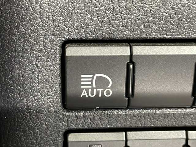 レクサス ＮＸ 300 バージョンL 福岡県 2019(令1)年 4.9万km ソニッククォーツ サンルーフ/純正ナビ/Bluetooth/フルセグTV/CD/DVD/衝突被害軽減ブレーキ/レーンアシスト/コーナーセンサー/レーダークルーズコントロール/パドルシフト/D/Nシートヒーター/D/Nエアシート/パワーシート/電動リアゲート/ETC２．０/オートマチックハイビーム/LEDオートライト/純正18インチAW