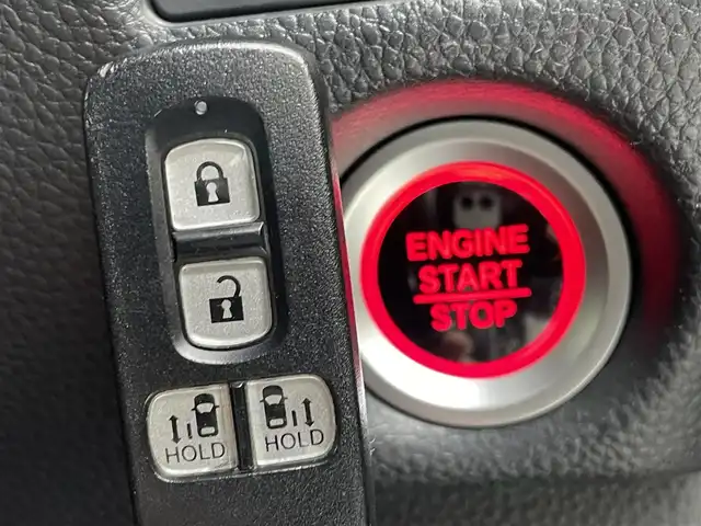 ホンダ Ｎ ＢＯＸ カスタム G L ターボ ホンダセンシング 茨城県 2020(令2)年 1.4万km プラチナホワイトパール 純正ナビ/バックカメラ/フルセグ/衝突被害軽減ブレーキ/車線逸脱抑制装置/レーダークルーズコントロール/オートマチックハイビーム/クリアランスソナー/両側電動スライドドア/ETC/ドラレコ/シートヒーター/純正15インチAW/LEDヘッドライト/スマートキー