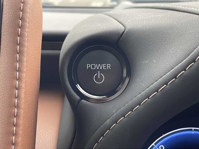 トヨタ ヴェルファイア ハイブリット Z プレミア 愛知県 2025(令7)年 0.5万km プラチナホワイトパールマイカ /ワンオーナー//純正ディスプレイオーディオコネクティッドナビ対応//フルセグTV・Bluetooth・HDMI・miracast//純正フリップダウンモニター//デジタルインナーミラー//両側パワースライドドア//左右独立サンルーフ//レーダークルーズコントロール//パワーシート・メモリーシート//シートヒーター・エアーシート//ステアリングヒーター//置くだけ充電//全方位カメラ//パドルシフト//オートライト・オートハイビーム//コーナーセンサー//ビルトインETC２．０//パワーバックドア//照明付きバニティミラー//純正フロアマット//オートリトラクタブルウインカーミラー//フォグランプ//三眼LEDヘッドライト//トヨタチームメイト//トヨタセーフティセンス//プロアクティブドライビングアシスト//レーンディパーチャーアラート//ドライバーモニター//プリクラッシュセーフティ//フロントクロストラフィックアラート//ドライブスタートコントロール//安心降車アシスト//ロードサインアシスト//先行者発進告知//後送品（保証書・スペアキー）