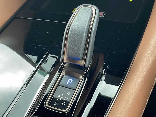 トヨタ ヴェルファイア ハイブリット Z プレミア 愛知県 2025(令7)年 0.5万km プラチナホワイトパールマイカ /ワンオーナー//純正ディスプレイオーディオコネクティッドナビ対応//フルセグTV・Bluetooth・HDMI・miracast//純正フリップダウンモニター//デジタルインナーミラー//両側パワースライドドア//左右独立サンルーフ//レーダークルーズコントロール//パワーシート・メモリーシート//シートヒーター・エアーシート//ステアリングヒーター//置くだけ充電//全方位カメラ//パドルシフト//オートライト・オートハイビーム//コーナーセンサー//ビルトインETC２．０//パワーバックドア//照明付きバニティミラー//純正フロアマット//オートリトラクタブルウインカーミラー//フォグランプ//三眼LEDヘッドライト//トヨタチームメイト//トヨタセーフティセンス//プロアクティブドライビングアシスト//レーンディパーチャーアラート//ドライバーモニター//プリクラッシュセーフティ//フロントクロストラフィックアラート//ドライブスタートコントロール//安心降車アシスト//ロードサインアシスト//先行者発進告知//後送品（保証書・スペアキー）