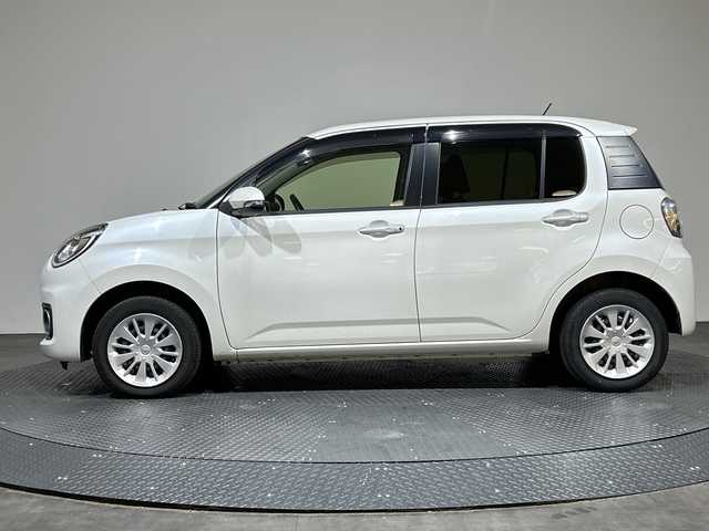 トヨタ パッソ モーダ　Gパッケージ 愛媛県 2016(平28)年 5.5万km パールホワイトⅢ 純正ナビ　Ｂｌｕｅｔｏｏｔｈ　フルセグＴＶ　バックカメラ　ＥＴＣ　禁煙車