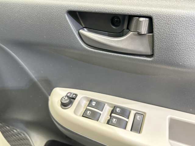 トヨタ パッソ モーダ　Gパッケージ 愛媛県 2016(平28)年 5.5万km パールホワイトⅢ 純正ナビ　Ｂｌｕｅｔｏｏｔｈ　フルセグＴＶ　バックカメラ　ＥＴＣ　禁煙車