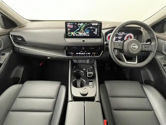 日産 エクストレイル G e－4ORCE 道央・札幌 2024(令6)年 1万km ブリリアントホワイトパール ・４WD/・純正メモリーナビゲーション/　BT/USB/AppleCarPlay/フルセグ/・社外ドライブレコーダー前後（SN-TW86）/・ビルトインETC2.0/・ワイヤレス充電/・アラウンドビューモニター/・エマージェンシーブレーキ/・プロパイロット/・レーダークルーズコントロール/・リアクロストラフィックアラート/・駐車支援/・デジタルインナーミラー/・HUD/・オートブレーキホールド/・横滑り防止装置/・前後コーナーセンサー/・前席パワーシート（D席メモリ付）/・レザーシート/・全席シートヒーター/・ステアリングヒーター/・オートライト/・LEDヘッドライト/・オートマチックハイビーム/・純正フロアマット/・スマートキー/・プッシュスタート/・スペアキー1本/・ルーフレール/・純正AW19インチ/・保証書あり/・取説あり