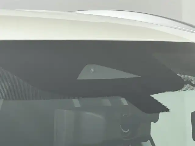 日産 エクストレイル G e－4ORCE 道央・札幌 2024(令6)年 1万km ブリリアントホワイトパール ・４WD/・純正メモリーナビゲーション/　BT/USB/AppleCarPlay/フルセグ/・社外ドライブレコーダー前後（SN-TW86）/・ビルトインETC2.0/・ワイヤレス充電/・アラウンドビューモニター/・エマージェンシーブレーキ/・プロパイロット/・レーダークルーズコントロール/・リアクロストラフィックアラート/・駐車支援/・デジタルインナーミラー/・HUD/・オートブレーキホールド/・横滑り防止装置/・前後コーナーセンサー/・前席パワーシート（D席メモリ付）/・レザーシート/・全席シートヒーター/・ステアリングヒーター/・オートライト/・LEDヘッドライト/・オートマチックハイビーム/・純正フロアマット/・スマートキー/・プッシュスタート/・スペアキー1本/・ルーフレール/・純正AW19インチ/・保証書あり/・取説あり