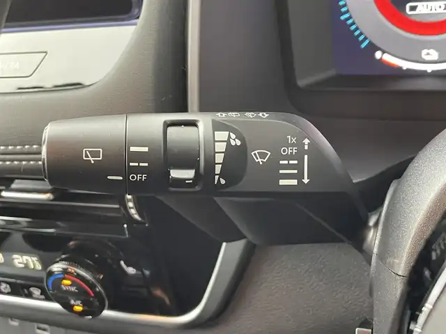 日産 エクストレイル G e－4ORCE 道央・札幌 2024(令6)年 1万km ブリリアントホワイトパール ・４WD/・純正メモリーナビゲーション/　BT/USB/AppleCarPlay/フルセグ/・社外ドライブレコーダー前後（SN-TW86）/・ビルトインETC2.0/・ワイヤレス充電/・アラウンドビューモニター/・エマージェンシーブレーキ/・プロパイロット/・レーダークルーズコントロール/・リアクロストラフィックアラート/・駐車支援/・デジタルインナーミラー/・HUD/・オートブレーキホールド/・横滑り防止装置/・前後コーナーセンサー/・前席パワーシート（D席メモリ付）/・レザーシート/・全席シートヒーター/・ステアリングヒーター/・オートライト/・LEDヘッドライト/・オートマチックハイビーム/・純正フロアマット/・スマートキー/・プッシュスタート/・スペアキー1本/・ルーフレール/・純正AW19インチ/・保証書あり/・取説あり