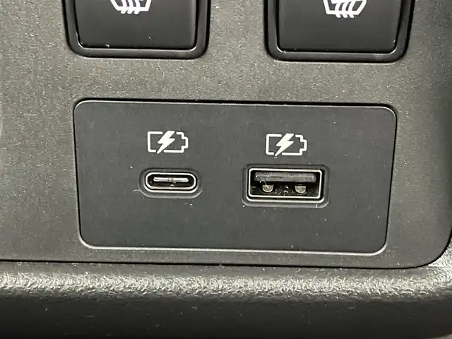 日産 エクストレイル G e－4ORCE 道央・札幌 2024(令6)年 1万km ブリリアントホワイトパール ・４WD/・純正メモリーナビゲーション/　BT/USB/AppleCarPlay/フルセグ/・社外ドライブレコーダー前後（SN-TW86）/・ビルトインETC2.0/・ワイヤレス充電/・アラウンドビューモニター/・エマージェンシーブレーキ/・プロパイロット/・レーダークルーズコントロール/・リアクロストラフィックアラート/・駐車支援/・デジタルインナーミラー/・HUD/・オートブレーキホールド/・横滑り防止装置/・前後コーナーセンサー/・前席パワーシート（D席メモリ付）/・レザーシート/・全席シートヒーター/・ステアリングヒーター/・オートライト/・LEDヘッドライト/・オートマチックハイビーム/・純正フロアマット/・スマートキー/・プッシュスタート/・スペアキー1本/・ルーフレール/・純正AW19インチ/・保証書あり/・取説あり