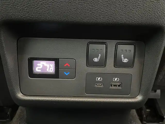 日産 エクストレイル G e－4ORCE 道央・札幌 2024(令6)年 1万km ブリリアントホワイトパール ・４WD/・純正メモリーナビゲーション/　BT/USB/AppleCarPlay/フルセグ/・社外ドライブレコーダー前後（SN-TW86）/・ビルトインETC2.0/・ワイヤレス充電/・アラウンドビューモニター/・エマージェンシーブレーキ/・プロパイロット/・レーダークルーズコントロール/・リアクロストラフィックアラート/・駐車支援/・デジタルインナーミラー/・HUD/・オートブレーキホールド/・横滑り防止装置/・前後コーナーセンサー/・前席パワーシート（D席メモリ付）/・レザーシート/・全席シートヒーター/・ステアリングヒーター/・オートライト/・LEDヘッドライト/・オートマチックハイビーム/・純正フロアマット/・スマートキー/・プッシュスタート/・スペアキー1本/・ルーフレール/・純正AW19インチ/・保証書あり/・取説あり