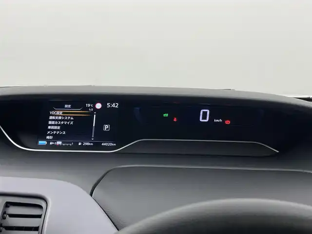 日産 セレナ e－パワー ハイウェイスター V 埼玉県 2022(令4)年 4.4万km ブリリアントホワイトパール プロパイロット　純正１０インチナビ　フリップダウンモニター　アラウンドビューモニター　ＢＳＩ　ビルトインＥＴＣ　ドライブレコーダー　レーダークルーズ　インテリジェントルームミラー　ＨＤＭＩ　ＬＥＤ