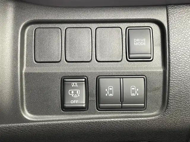 日産 セレナ e－パワー ハイウェイスター V 埼玉県 2022(令4)年 4.4万km ブリリアントホワイトパール プロパイロット　純正１０インチナビ　フリップダウンモニター　アラウンドビューモニター　ＢＳＩ　ビルトインＥＴＣ　ドライブレコーダー　レーダークルーズ　インテリジェントルームミラー　ＨＤＭＩ　ＬＥＤ