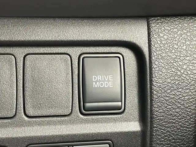 日産 セレナ e－パワー ハイウェイスター V 埼玉県 2022(令4)年 4.4万km ブリリアントホワイトパール プロパイロット　純正１０インチナビ　フリップダウンモニター　アラウンドビューモニター　ＢＳＩ　ビルトインＥＴＣ　ドライブレコーダー　レーダークルーズ　インテリジェントルームミラー　ＨＤＭＩ　ＬＥＤ