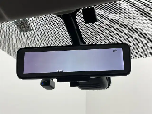 日産 セレナ e－パワー ハイウェイスター V 埼玉県 2022(令4)年 4.4万km ブリリアントホワイトパール プロパイロット　純正１０インチナビ　フリップダウンモニター　アラウンドビューモニター　ＢＳＩ　ビルトインＥＴＣ　ドライブレコーダー　レーダークルーズ　インテリジェントルームミラー　ＨＤＭＩ　ＬＥＤ