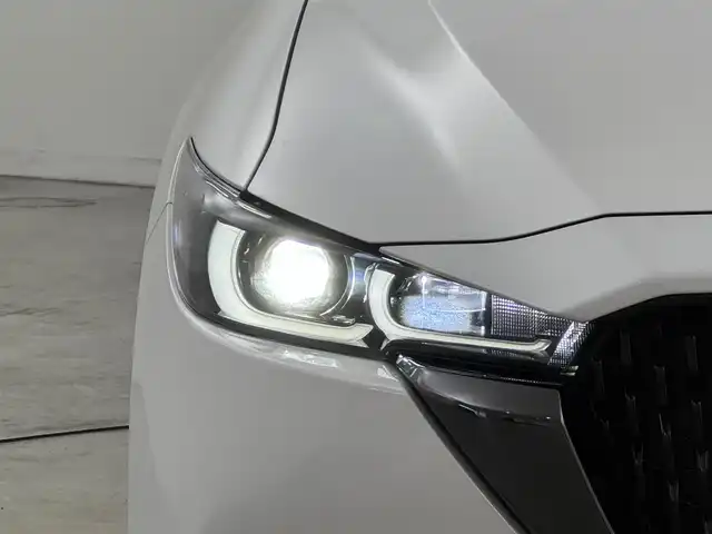 マツダ ＣＸ－８ XD ブラックトーンエディション 福岡県 2023(令5)年 3.5万km ロジウムホワイトプレミアムメタリック 純正１０．２５型DA　/全方位カメラ　/ワイヤレス充電　/ＥＴＣ　/前後ドライブレコーダー　/レーダークルーズコントロール　/コーナーセンサー　/衝突軽減ブレーキ　/ＳＣＢＳ　/レーンキープ　/ＢＳＭ　/ハーフレザーシート　/シートヒーター　/ステアリングヒーター　/パワーバックドア