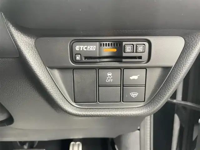 ホンダ ＺＲ－Ｖ ハイブリッド 富山県 2024(令6)年 3.2万km クリスタルブラックパール ４ＷＤ／/アラウンドビューモニター／/メーカーナビ／/フルセグＴＶ／/Ｂｌｕｅｔｏｏｔｈ／/前席パワーシート／/全席シートヒーター／/ステアリングヒーター／/ビルトインＥＴＣ／/パワーバックドア／/パドルシフト
