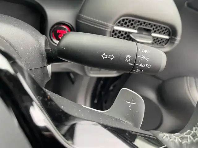 ホンダ ＺＲ－Ｖ ハイブリッド 富山県 2024(令6)年 3.2万km クリスタルブラックパール ４ＷＤ／/アラウンドビューモニター／/メーカーナビ／/フルセグＴＶ／/Ｂｌｕｅｔｏｏｔｈ／/前席パワーシート／/全席シートヒーター／/ステアリングヒーター／/ビルトインＥＴＣ／/パワーバックドア／/パドルシフト