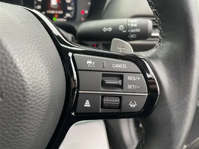 ホンダ ＺＲ－Ｖ ハイブリッド 富山県 2024(令6)年 3.2万km クリスタルブラックパール ４ＷＤ／/アラウンドビューモニター／/メーカーナビ／/フルセグＴＶ／/Ｂｌｕｅｔｏｏｔｈ／/前席パワーシート／/全席シートヒーター／/ステアリングヒーター／/ビルトインＥＴＣ／/パワーバックドア／/パドルシフト