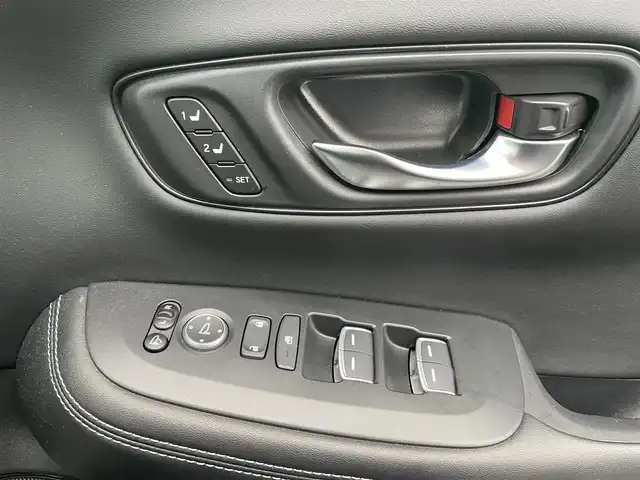 ホンダ ＺＲ－Ｖ ハイブリッド 富山県 2024(令6)年 3.2万km クリスタルブラックパール ４ＷＤ／/アラウンドビューモニター／/メーカーナビ／/フルセグＴＶ／/Ｂｌｕｅｔｏｏｔｈ／/前席パワーシート／/全席シートヒーター／/ステアリングヒーター／/ビルトインＥＴＣ／/パワーバックドア／/パドルシフト