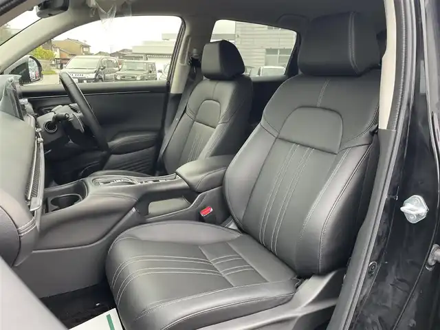 ホンダ ＺＲ－Ｖ ハイブリッド 富山県 2024(令6)年 3.2万km クリスタルブラックパール ４ＷＤ／/アラウンドビューモニター／/メーカーナビ／/フルセグＴＶ／/Ｂｌｕｅｔｏｏｔｈ／/前席パワーシート／/全席シートヒーター／/ステアリングヒーター／/ビルトインＥＴＣ／/パワーバックドア／/パドルシフト
