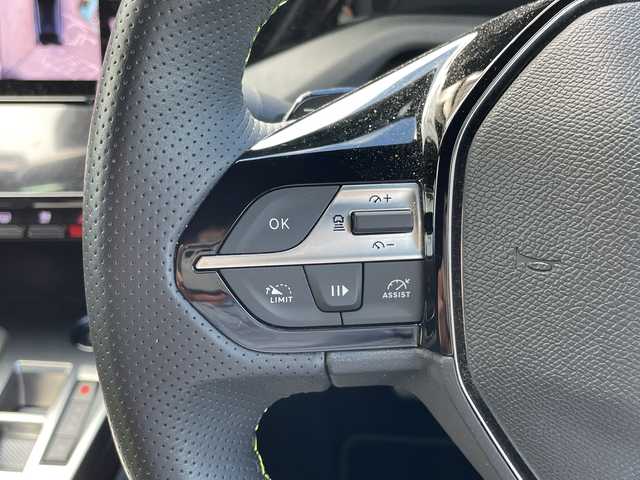 プジョー プジョー ４０８ GT 沖縄県 2023(令5)年 1万km パール ワンオーナー/メーカーオプションナビ/全方位カメラ/オーディオ（Ｂｌｕｅｔｏｏｔｈ）/衝突被害軽減ブレーキ/レーンキープアシスト/コーナーセンサー/ステアリングスイッチ/ＬＥＤヘッドライト/ウィンカーミラー/パドルシフト/置くだけ充電/ステアリングスイッチ/ハンドルヒーター