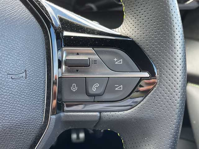 プジョー プジョー ４０８ GT 沖縄県 2023(令5)年 1万km パール ワンオーナー/メーカーオプションナビ/全方位カメラ/オーディオ（Ｂｌｕｅｔｏｏｔｈ）/衝突被害軽減ブレーキ/レーンキープアシスト/コーナーセンサー/ステアリングスイッチ/ＬＥＤヘッドライト/ウィンカーミラー/パドルシフト/置くだけ充電/ステアリングスイッチ/ハンドルヒーター