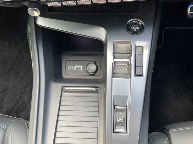 プジョー プジョー ４０８ GT 沖縄県 2023(令5)年 1万km パール ワンオーナー/メーカーオプションナビ/全方位カメラ/オーディオ（Ｂｌｕｅｔｏｏｔｈ）/衝突被害軽減ブレーキ/レーンキープアシスト/コーナーセンサー/ステアリングスイッチ/ＬＥＤヘッドライト/ウィンカーミラー/パドルシフト/置くだけ充電/ステアリングスイッチ/ハンドルヒーター