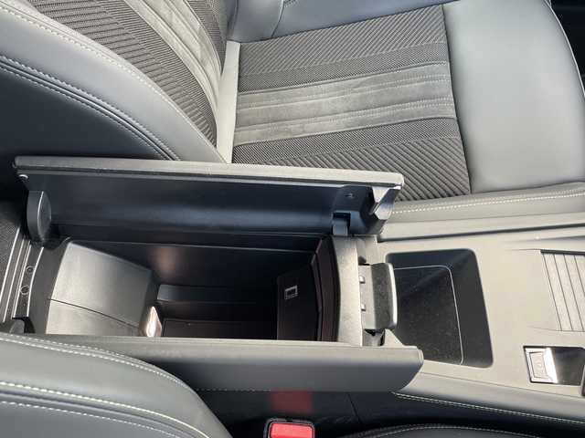 プジョー プジョー ４０８ GT 沖縄県 2023(令5)年 1万km パール ワンオーナー/メーカーオプションナビ/全方位カメラ/オーディオ（Ｂｌｕｅｔｏｏｔｈ）/衝突被害軽減ブレーキ/レーンキープアシスト/コーナーセンサー/ステアリングスイッチ/ＬＥＤヘッドライト/ウィンカーミラー/パドルシフト/置くだけ充電/ステアリングスイッチ/ハンドルヒーター