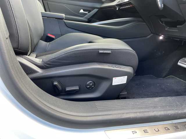 プジョー プジョー ４０８ GT 沖縄県 2023(令5)年 1万km パール ワンオーナー/メーカーオプションナビ/全方位カメラ/オーディオ（Ｂｌｕｅｔｏｏｔｈ）/衝突被害軽減ブレーキ/レーンキープアシスト/コーナーセンサー/ステアリングスイッチ/ＬＥＤヘッドライト/ウィンカーミラー/パドルシフト/置くだけ充電/ステアリングスイッチ/ハンドルヒーター