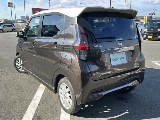 日産 デイズ ハイウェイスターX 岐阜県 2021(令3)年 1.8万km フローズンバニラパール/アッシュブラウンM 登録時走行距離17164km/全方位カメラ/純正９インチナビ/フルセグＴＶ/バックカメラ/エマージェンシーブレーキ/ＬＥＤヘッドライト/フロントフォグランプ/オートライト/プッシュスタート/スマートキー/純正アルミホイール/禁煙車/ツートンカラー/前後コーナーセンサー/CDチェンジャー/USB入力端子/ドライブレコーダー