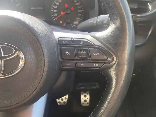 トヨタ ＧＲヤリス RZ 熊本県 2022(令4)年 4.3万km プラチナホワイトパールマイカ 純正ナビ/・AM/FM/CD/USB/BT/・フルセグTV/バックカメラ/トヨタセーフティセンス/・レーントレーシングアシスト/・プリクラッシュセーフティシステム/・ブラインドスポットモニター/・クリアランスソナー/・リヤクロストラフィックアラート/・ロードサインアシスト/・ヘッドアップディスプレイ/・レーダークルーズコントロール/・オートマチックハイビーム/・車両接近通報装置/前後コーナーセンサー/革巻きステアリング/・ステアリングリモコン/・ステアリングヒーター/オートライト/・LEDライト/・フォグランプ/・ヘッドライトレベライザー/D/N席シートヒーター/電動格納ミラー/・ウィンカーミラー/前後ドライブレコーダー（TZ-DR210）/純正フロアマット/純正アルミホイール/スマートキー/・スペアキー