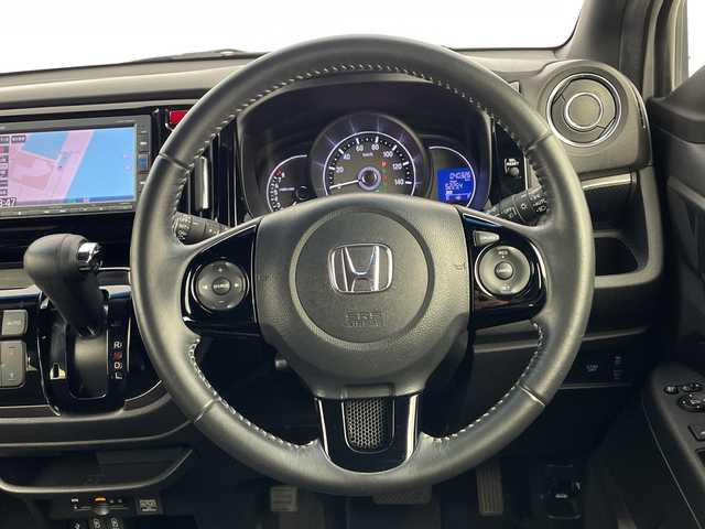 ホンダ Ｎ ＷＧＮ カスタム G SSパッケージ 鹿児島県 2017(平29)年 4.1万km プレミアムホワイトパールⅡ 純正ナビ　/（CD/DVD/Bluetooth）/クルーズコントロール　/ステアリングリモコン　/ハーフレザーシート　/バックカメラ　/スマートキー　/プッシュスタートボタン　/ＥＴＣ　/チップアップシート　/純正フロアマット　/純正アルミホイール