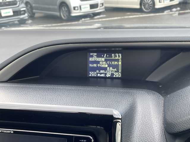 トヨタ ヴォクシー ZS 煌 新潟県 2015(平27)年 6.5万km ホワイトパールクリスタルシャイン 社外ナビ(AVIC-RW09)/(AM/FM/CD/DVD/Bluetooth)/フルセグTV/社外フリップダウンモニター/社外前後ドラレコ型デジタルインナーミラー/両側パワースライドドア/バックカメラ/純正フロアマット/ETC/プッシュスタート/スマートキー/スペアキー×1/LEDヘッドライト/オートライト/保証書