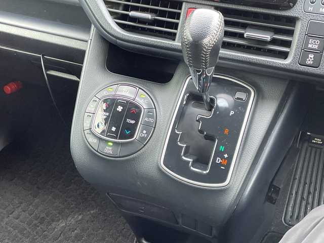 トヨタ ヴォクシー ZS 煌 新潟県 2015(平27)年 6.5万km ホワイトパールクリスタルシャイン 社外ナビ(AVIC-RW09)/(AM/FM/CD/DVD/Bluetooth)/フルセグTV/社外フリップダウンモニター/社外前後ドラレコ型デジタルインナーミラー/両側パワースライドドア/バックカメラ/純正フロアマット/ETC/プッシュスタート/スマートキー/スペアキー×1/LEDヘッドライト/オートライト/保証書