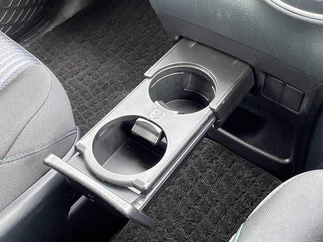 トヨタ ヴォクシー ZS 煌 新潟県 2015(平27)年 6.5万km ホワイトパールクリスタルシャイン 社外ナビ(AVIC-RW09)/(AM/FM/CD/DVD/Bluetooth)/フルセグTV/社外フリップダウンモニター/社外前後ドラレコ型デジタルインナーミラー/両側パワースライドドア/バックカメラ/純正フロアマット/ETC/プッシュスタート/スマートキー/スペアキー×1/LEDヘッドライト/オートライト/保証書