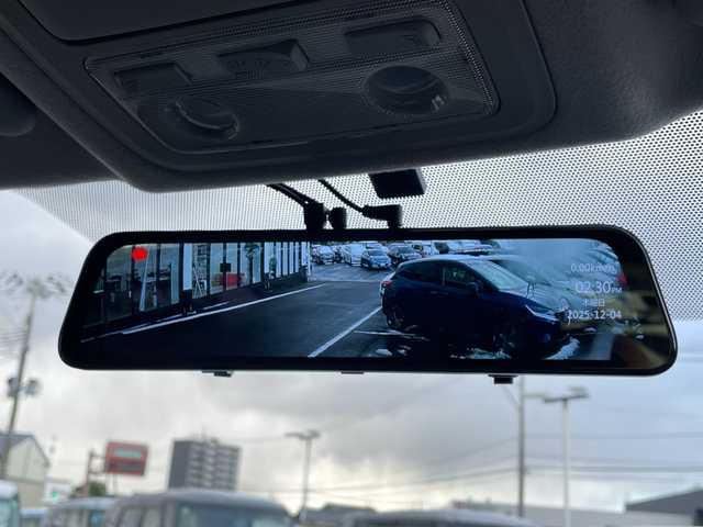 トヨタ ヴォクシー ZS 煌 新潟県 2015(平27)年 6.5万km ホワイトパールクリスタルシャイン 社外ナビ(AVIC-RW09)/(AM/FM/CD/DVD/Bluetooth)/フルセグTV/社外フリップダウンモニター/社外前後ドラレコ型デジタルインナーミラー/両側パワースライドドア/バックカメラ/純正フロアマット/ETC/プッシュスタート/スマートキー/スペアキー×1/LEDヘッドライト/オートライト/保証書