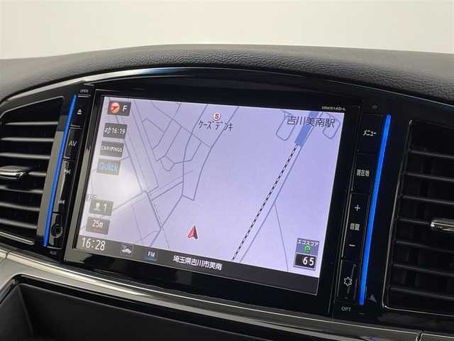 日産 エルグランド 250ハイウェイスター 埼玉県 2014(平26)年 2.4万km ファントムブラック 純正ナビ/純正アルミホイール/フリップダウンモニター/サンルーフ/両側パワースライドドア/コーナーセンサー/エアバッグW/カーテンエアバッグ/衝突被害軽減システム/ハーフレザーシート/クルーズコントロール/ウォークスルー/オートライト/スマートキー/プッシュスタート