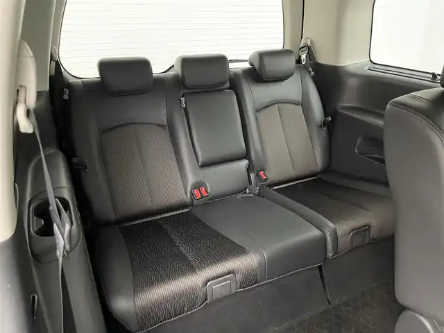 日産 エルグランド 250ハイウェイスター 埼玉県 2014(平26)年 2.4万km ファントムブラック 純正ナビ/純正アルミホイール/フリップダウンモニター/サンルーフ/両側パワースライドドア/コーナーセンサー/エアバッグW/カーテンエアバッグ/衝突被害軽減システム/ハーフレザーシート/クルーズコントロール/ウォークスルー/オートライト/スマートキー/プッシュスタート