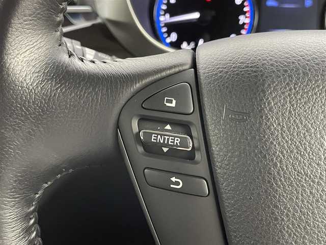 日産 エルグランド 250ハイウェイスター 埼玉県 2014(平26)年 2.4万km ファントムブラック 純正ナビ/純正アルミホイール/フリップダウンモニター/サンルーフ/両側パワースライドドア/コーナーセンサー/エアバッグW/カーテンエアバッグ/衝突被害軽減システム/ハーフレザーシート/クルーズコントロール/ウォークスルー/オートライト/スマートキー/プッシュスタート