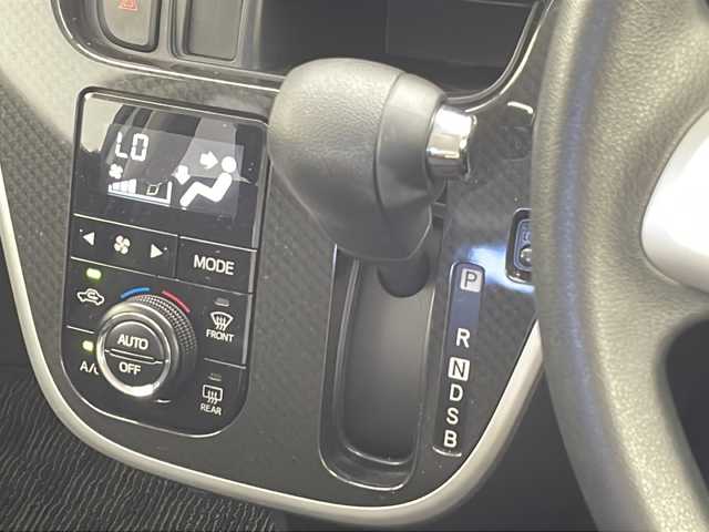 ダイハツ ムーヴ カスタム X ハイパー SAⅡ 千葉県 2016(平28)年 4.9万km パールホワイトⅢ 純正カーオーディオ（DUK-W67D）/バックカメラ/横滑り防止/アイドリングストップ/ステアリングスイッチ/オートライト/フォグランプ/ＬＥＤライト/コーナーセンサー/ドアバイザー/衝突軽減ブレーキ/スペアキー/取扱説明書/保証書