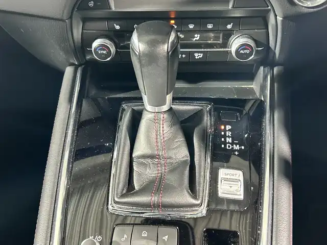 マツダ ＣＸ－８ 25S ブラックトーンED 神奈川県 2020(令2)年 2.2万km ソウルレッドクリスタルM マツダコネクト/10.25型センターディスプレイ/AM FM Bluetooth　スマフォ連携　フルセグ Applecarplay　Androidauto/コマンダーコントロール/ナビ用SDカードスロット/360度ビューモニター/USB端子/シルバールーフレール/ヘッドアップディスプレイ/ハンズフリーパワーバックドア/ドライブセレクション/アドバンスドスマートシティブレーキサポート/ブラインドスポットモニタリング/フロントリアパーキングセンサー/レーダークルーズコントロール/スマートキーブレーキサポート/レーンキープアシストシステム/交通標識認識システム/ドライバーアテンションアラート/車線逸脱警報システム/アイドリングストップ/革巻きステアリング/ステアリングヒーター/コンビシート/前席パワーシート/シートヒーター【運転席/助手席/2列目】/リアドアサンシェード/プッシュスタート/ドライブセレクション/ETC/スマートキー/充電用USB端子【2列目/3列目】/ワイヤレス充電/アダブティブLEDヘッドランプ/オートライト/純正19インチAW