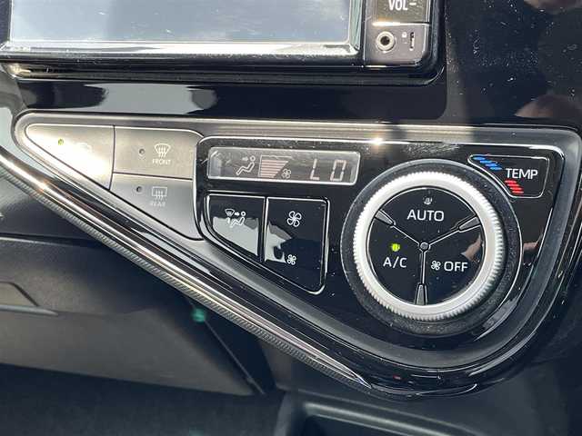 トヨタ アクア G 奈良県 2017(平29)年 3.7万km コバルトブルーメタリック トヨタセーフティセンス　/純正ナビ　/Bluetooth　/ビルドインETC　/バックカメラ　/ドライブレコーダー　/クルーズコントロール　/純正フロアマット　/LEDヘッドライト　/オートライト　/衝突被害軽減システム
