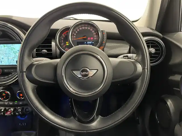 ＭＩＮＩ ミニ クーパー D 熊本県 2017(平29)年 5.1万km ブリティッシュレーシンググリーンⅡ ・スマートキー/・プッシュスタート/・純正HDDナビ/　【Bluetooth・USB・MSV】/・ETC/・LEDヘッドランプ/・LEDフォグランプ/・純正マット