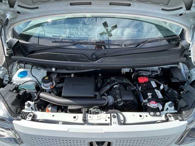 ホンダ Ｎ ＢＯＸ 千葉県 2024(令6)年 0.9万km プラチナホワイトパール ワンオーナー/純正ナビ/フルセグTV/Bluetooth/バックカメラ/片側パワースライドドア/レーダークルーズコントロール/衝突被害軽減アシスト/車線逸脱警報/レーンキープアシスト/標識認識機能/先行車発進お知らせ/オートハイビーム/LEDヘッドライト/ウィンカーミラー/ステアリングスイッチ/プッシュスタートボタン/スマートキー/スペアキー1本/純正フロアマット