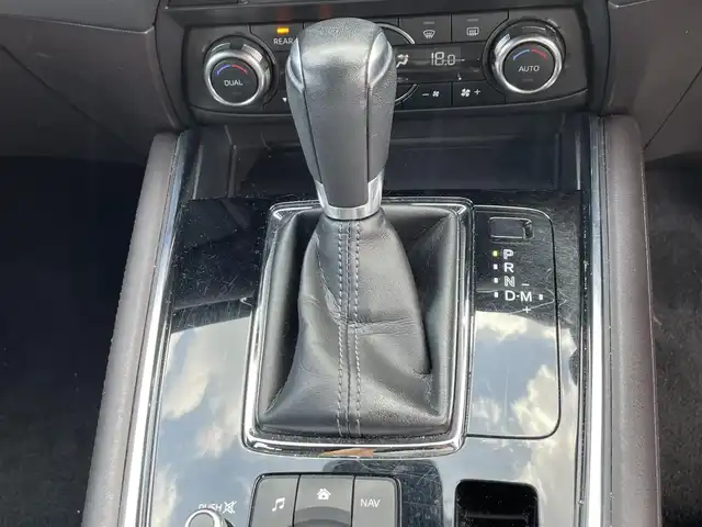 マツダ ＣＸ－８ XD Lパッケージ 大阪府 2017(平29)年 4.3万km スノーフレイクホワイトパールマイカ 禁煙車/純正ナビ/Bluetooth/CD/DVD/USB/フルセグテレビ/全方位カメラ/Boseサウンドシステム/アドバンストスマートシティブレーキサポート/ブラインドスポットモニター/レーダークルーズコントロール/スマートブレーキサポート/レーンキープアシスト/LEDヘッドライト/オートライト/ルーフレール/パワーバックドア/レザーシート/D/N席パワーシート/シートヒーター /プッシュスタート /スマートキー/スペアキー