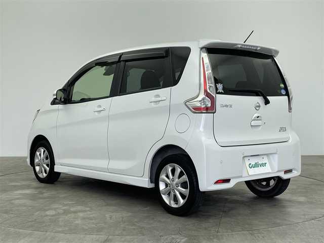 日産 デイズ ハイウェイスターX 群馬県 2018(平30)年 4.2万km ホワイトパール 純正ナビ　全方位カメラ　衝突軽減システム　レーンアシスト　横滑り防止　オートマチックハイビーム　ドライブレコーダー　ＥＴＣ　ＨＩＤライト　アイドリングストップ　スマートキー　プッシュスタート